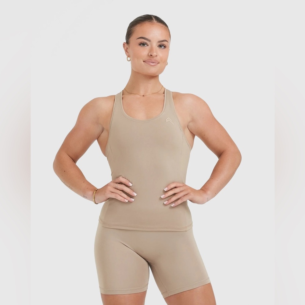 ONER ACTIVE TIMELESS VEST SANDSTONE. Size SMALL